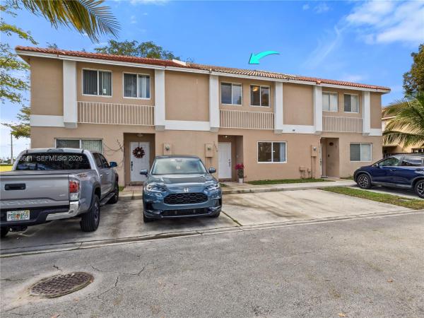 Weitzer Serena Lakes Townhomes, 13910 SW 177th Ter, Richmond West, Florida 33177, image 3