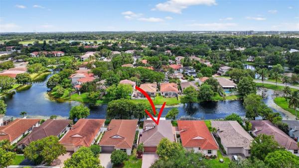 Lakes Of Newport, 7306 NW 1st Mnr, Plantation, Florida 33317, image 1