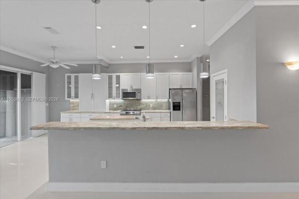 Royal Oaks, 16640 NW 86th Ct, Miami Lakes, Florida 33016, image 3