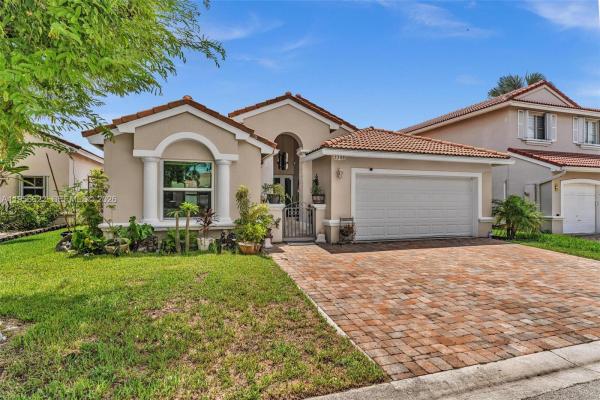 Banyan Oakridge, 3388 SW 49th St, Hollywood, Florida 33312, image 2