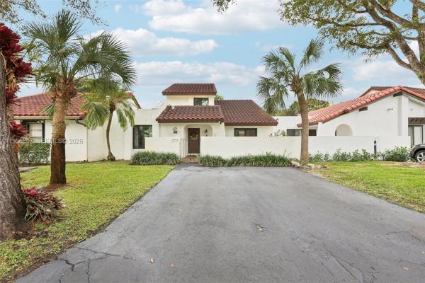 Town Villas In The Crossings, 13408 SW 113th Ter, The Crossings, Florida 33186, image 3