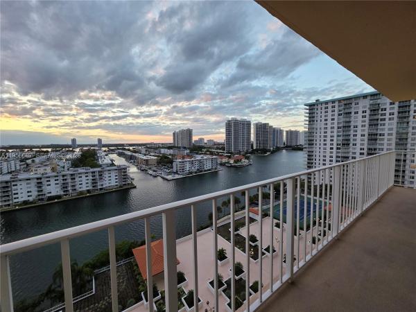Winston Towers 700, 290 174th St #1503, Sunny Isles Beach, Florida 33160, image 2
