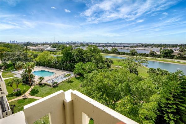 Hillcrest, 4330 Hillcrest Dr #807, Hollywood, Florida 33021, image 3