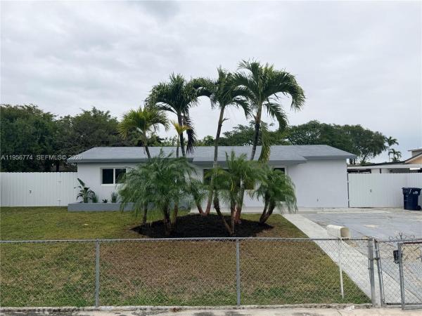 Kingswood Manor, 15111 SW 299th St, Leisure City, Florida 33033, image 2