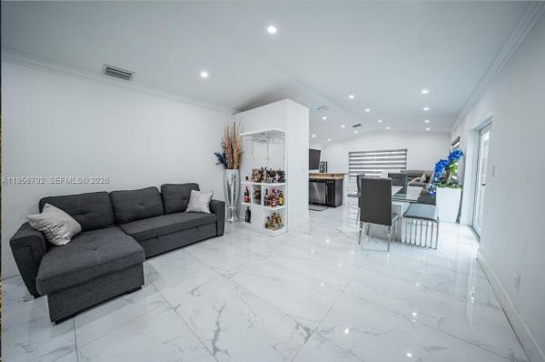 17404 SW 142nd Pl, Unincorporated Dade County, Florida 33177, image 1