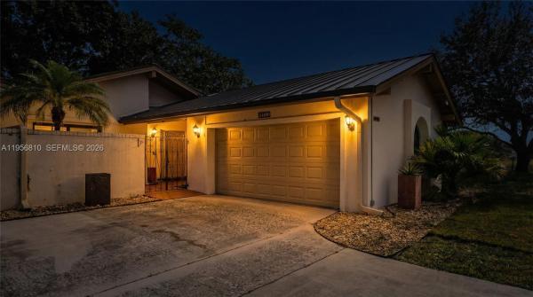 The Hills Of Inverrary, 3400 Cherry Garden Cir #156, Lauderhill, Florida 33319, image 1