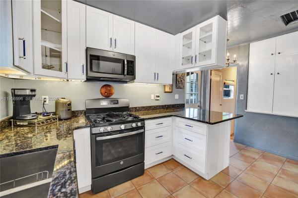 Hollywood Lakes, 1340 Jackson St, Hollywood, Florida 33019, image 3