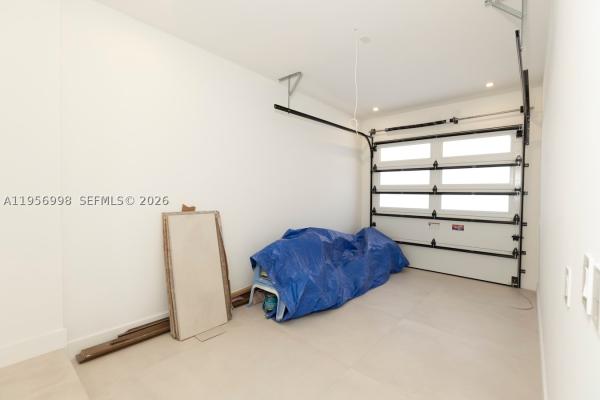 De Hedouvilles, 3200 Thomas Ave, Miami, Florida 33133, image 3