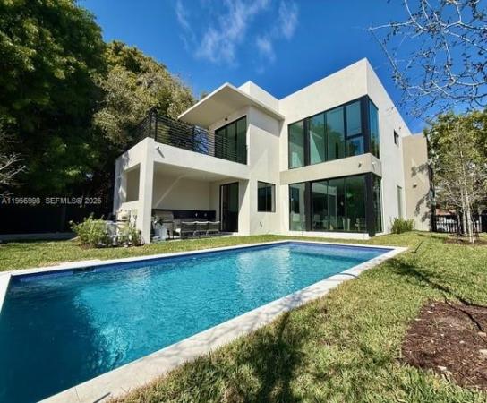 De Hedouvilles, 3200 Thomas Ave, Miami, Florida 33133, image 1