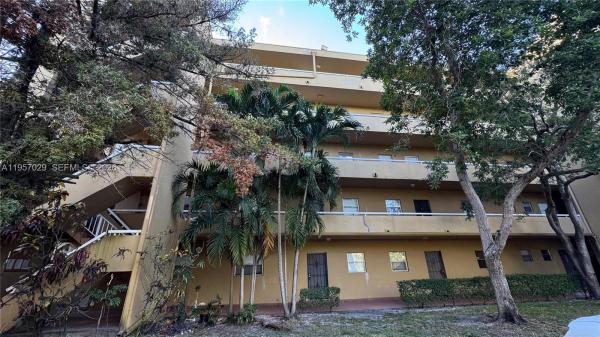 The Oaks, 4111 Stirling Rd #102, Dania Beach, Florida 33314, image 2