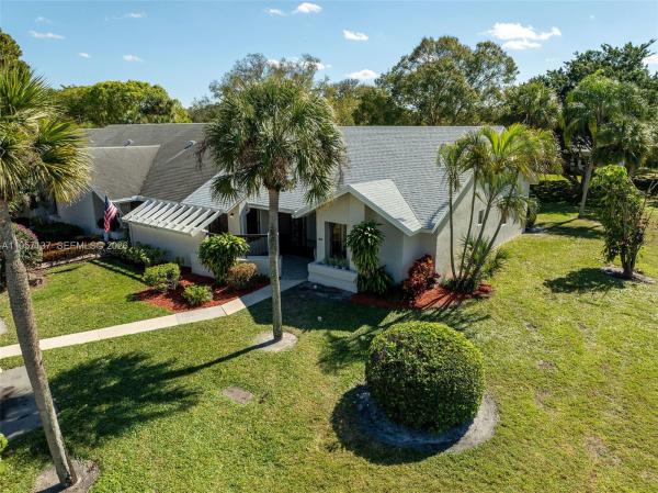 The Villas Of Waterberry, 10988 Lake Front Pl, Boca Raton, Florida 33498, image 1