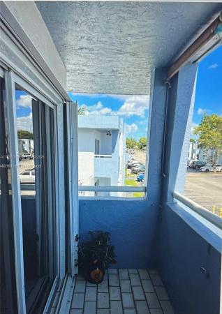 Lake Forest Park, 6220 SW 131st Ct #204, Kendale Lakes, Florida 33183, image 3