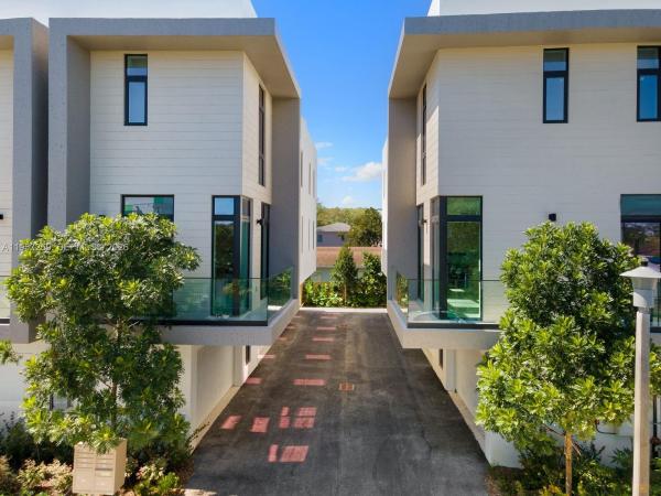 2501 SW 27th St, Miami, Florida 33133, image 1