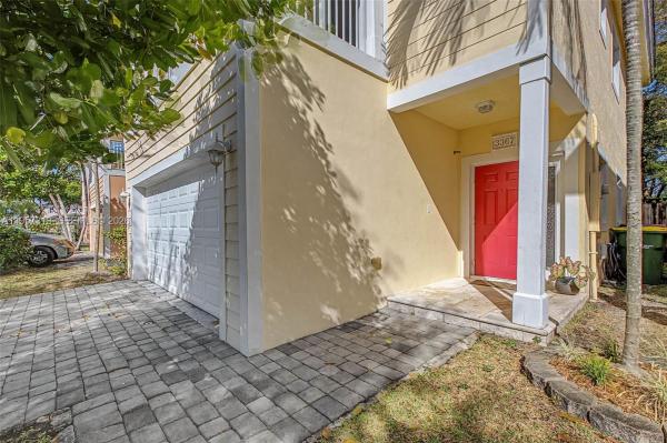 Emilios Place At Oasis, 3367 NE 3rd Dr, Homestead, Florida 33033, image 3