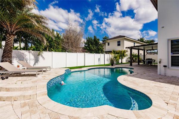 17063 SW 91st St, Unincorporated Dade County, Florida 33196, image 1