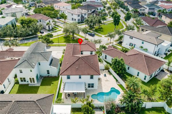 Kendall Commons Residential, 17063 SW 91st St, Kendall, Florida 33196, image 3