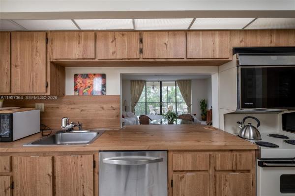 Royal Palm At Plantation, 6800 Cypress Rd #501, Plantation, Florida 33317, image 1