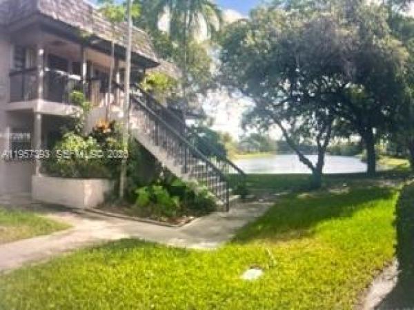 Grenadier Lakes At Welleby, 3652 NW 95th Ter #7K, Sunrise, Florida 33351, image 2