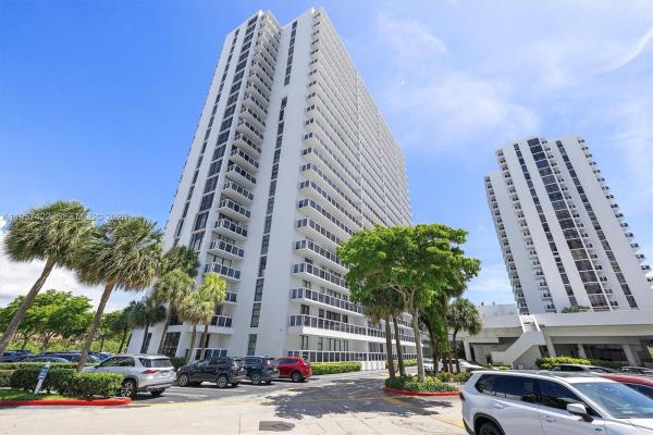 Waterview 2, 20515 E Country Club Dr #1747, Aventura, Florida 33180, image 1