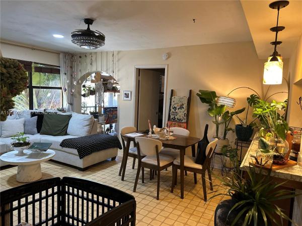 Lago Grande, 2480 W 67th Pl #23-12, Hialeah, Florida 33016, image 2