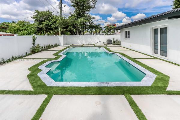 Sunset Trails, 1110 S 14th Ave, Hollywood, Florida 33020, image 1