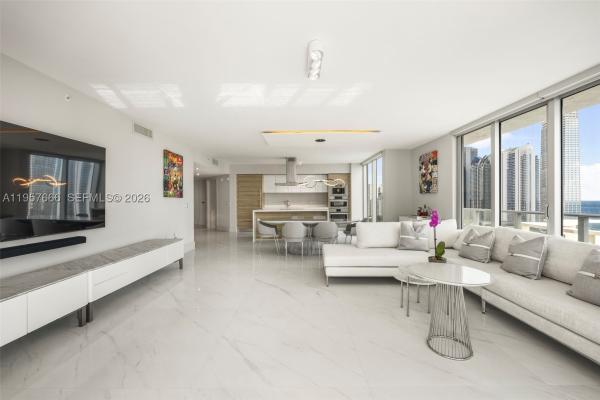 Parque Towers, 300 Sunny Isles Blvd #4-2202, Sunny Isles Beach, Florida 33160, image 2