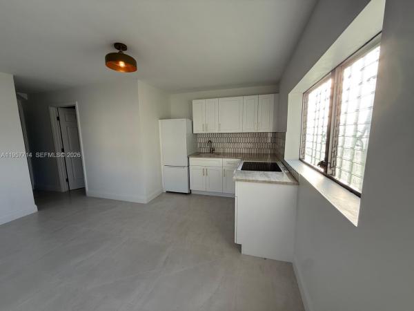 Beacom Manor, 525 SW 22nd Rd, Miami, Florida 33135, image 2