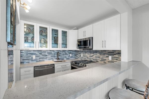 Cambridge, 1116 E Cambridge E #1116, Deerfield Beach, Florida 33442, image 1