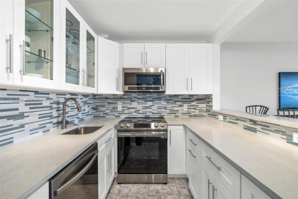 Cambridge, 1116 E Cambridge E #1116, Deerfield Beach, Florida 33442, image 2
