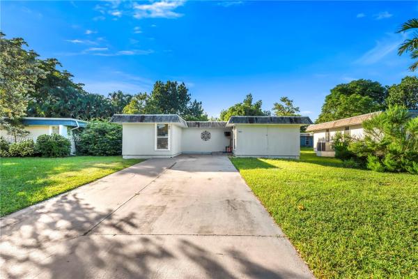 Vanguard Village 15, 7302 NW 65th St, Tamarac, Florida 33321, image 1