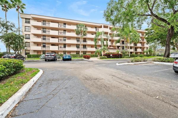 Applewood Village 2, 2768 S Carambola Cir S #403, Coconut Creek, Florida 33066, image 1