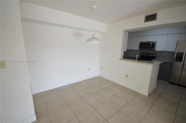 15201 SW 80th St #207, Kendall West, Florida 33193, image 2