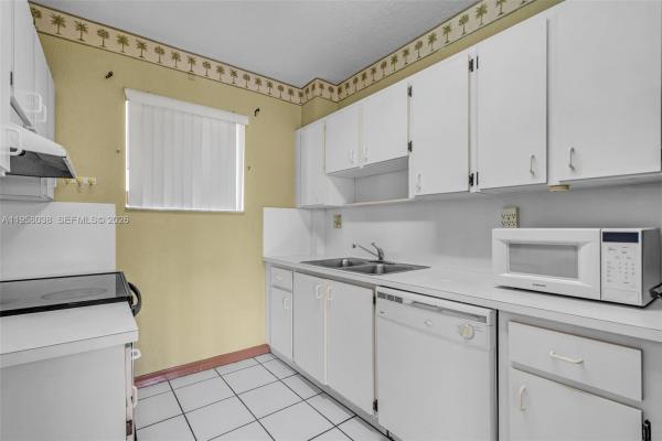 Keystone Point, 10285 NW 80th Ct #207, Hialeah Gardens, Florida 33016, image 2