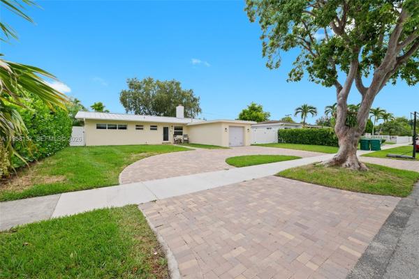 South Coral Homes, 9620 Jamaica Dr, Cutler Bay, Florida 33189, image 3