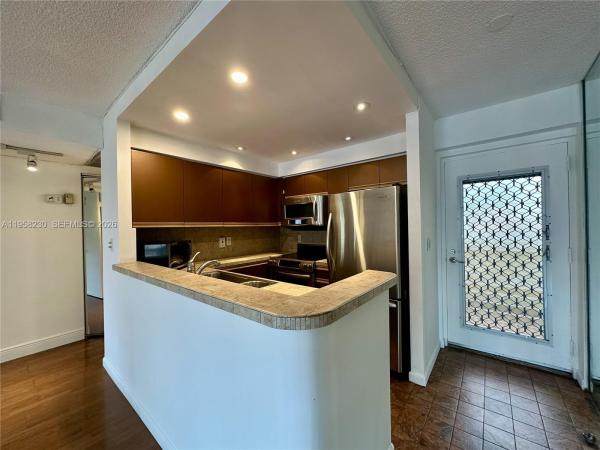 La Canadienne, 3545 NE 167th St #204, North Miami Beach, Florida 33160, image 2