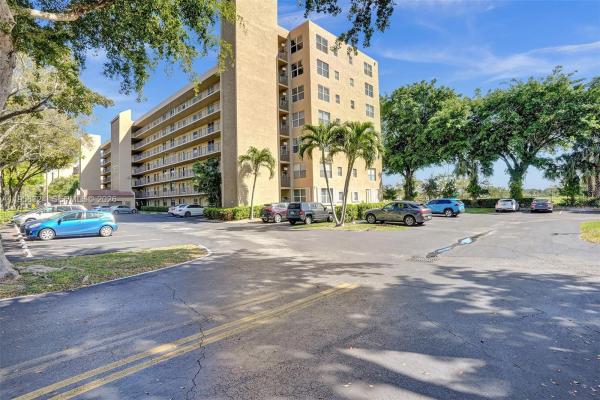 Waters Edge Towers, 4570 NW 18th Ave #202, Deerfield Beach, Florida 33064, image 1