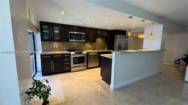 Tower At Biscayne Cove, 18181 NE 31st Ct #1009, Aventura, Florida 33160, image 3