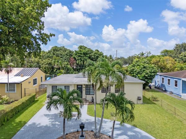 Country Club Estates, 249 Carlisle Dr, Miami Springs, Florida 33166, image 1