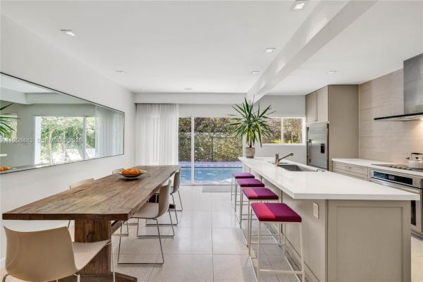 Sherwood Forest, 420 NE 87th St, El Portal, Florida 33138, image 1