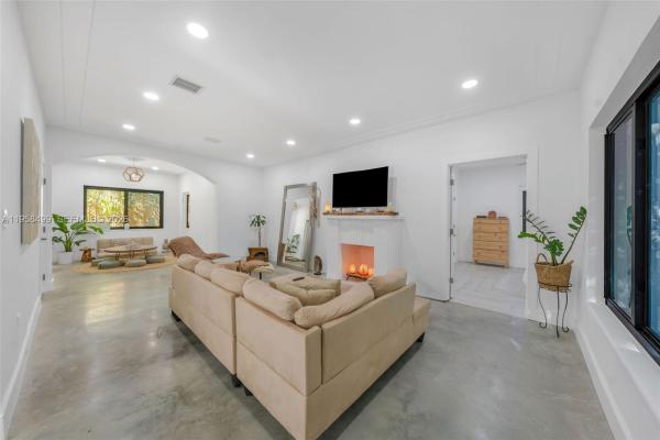 Bayshore, 5981 NE 6th Ave, Miami, Florida 33137, image 2