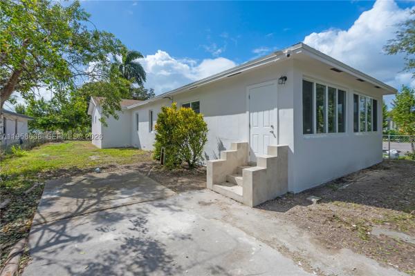 Rockwood, 667 NW 14th St, Florida City, Florida 33034, image 1
