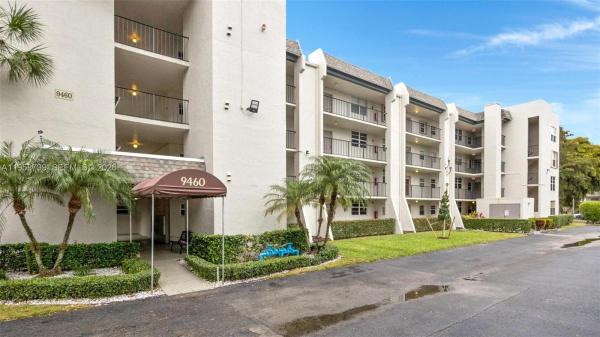 Poinciana Place Of Pine Island Ridge, 9460 Poinciana Pl #404, Davie, Florida 33324, image 2