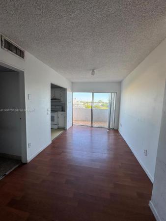 Riverview Village, 7801 NE 4th Ct #516, Miami, Florida 33138, image 3