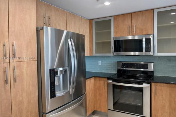 360, 7900 Harbor Island Dr #622, North Bay Village, Florida 33141, image 2