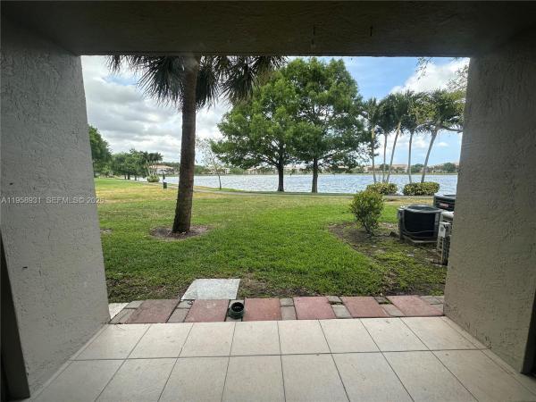 5005 Wiles Rd #104, Coconut Creek, Florida 33073, image 1