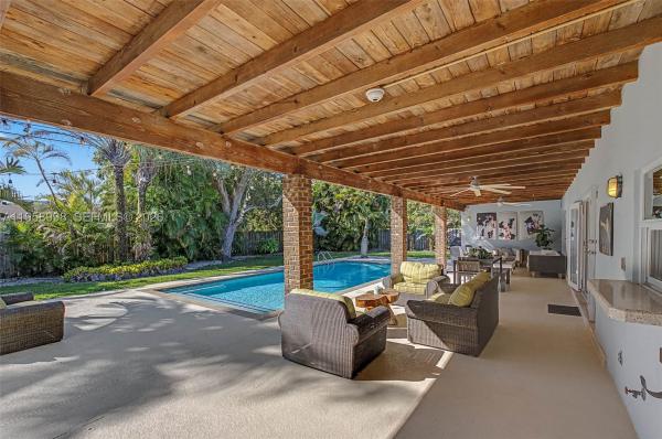 Garden Groves, 7950 SW 161st St, Palmetto Bay, Florida 33157, image 3