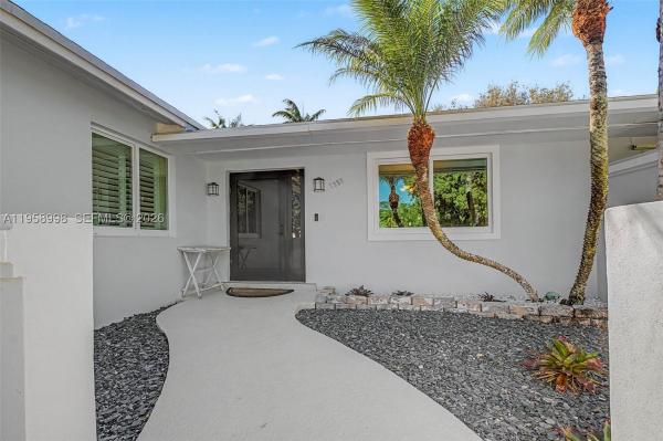 Garden Groves, 7950 SW 161st St, Palmetto Bay, Florida 33157, image 2