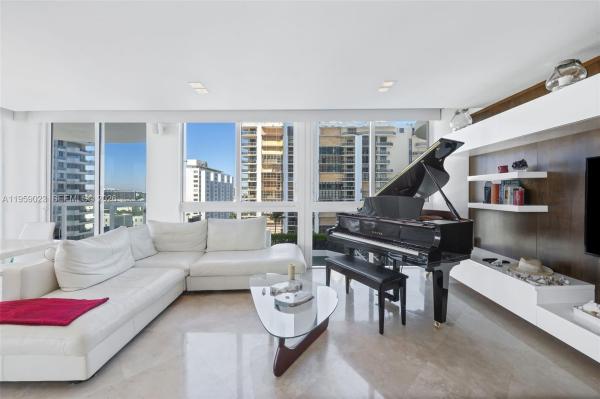 Akoya, 6365 Collins Ave #1008, Miami Beach, Florida 33141, image 2