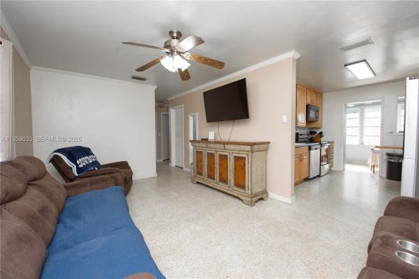 Sky Vista, 1560 NE 11th St, Homestead, Florida 33033, image 3