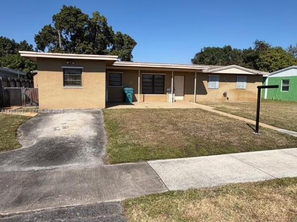 Carol City, 4441 NW 179th St, Miami Gardens, Florida 33055, image 2